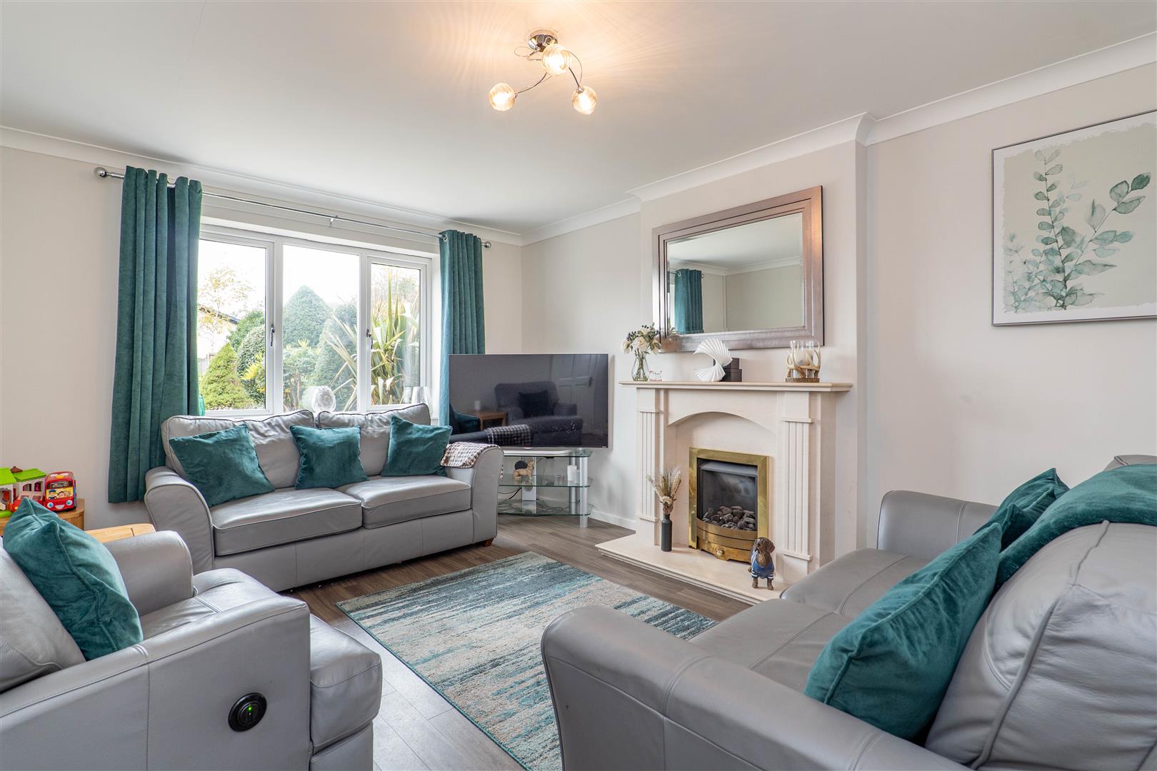 4 bed property in Fellstone Vale, Chorley